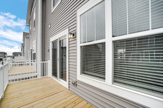 Building Photo - 25720 W Yorkshire Dr