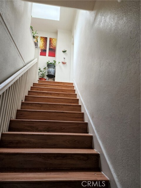 Building Photo - 166 E 36th Pl