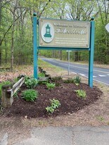 Building Photo - 31 Elm Hill Rd