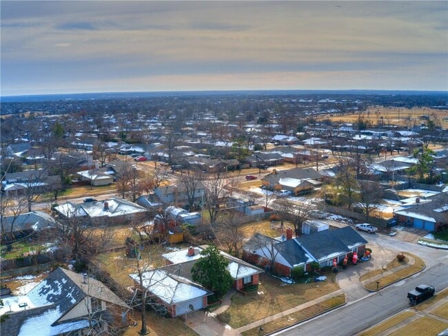 Building Photo - 3608 Jim Robison Dr