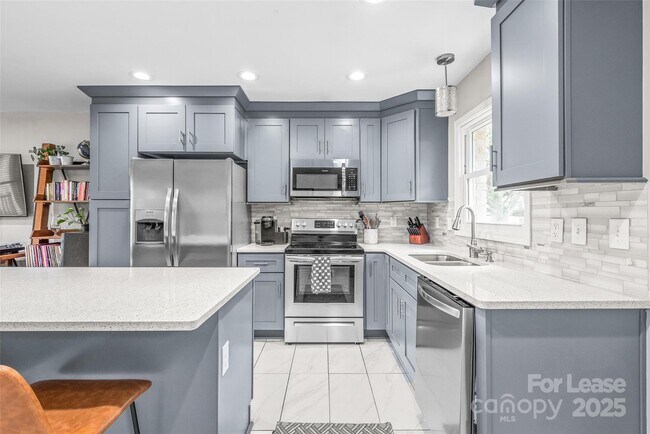 Building Photo - 3932 Slagle Dr