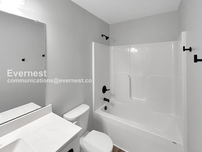 Building Photo - 322 Fenrose Dr