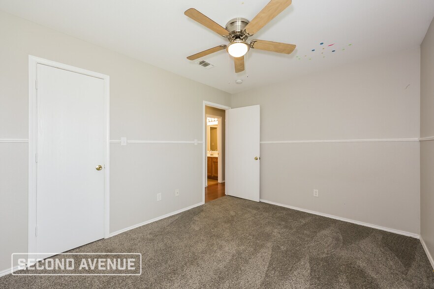 Building Photo - 406 Lone Star Park Ln
