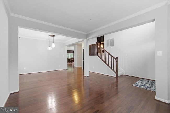 Building Photo - 7585 Holly Ridge Dr