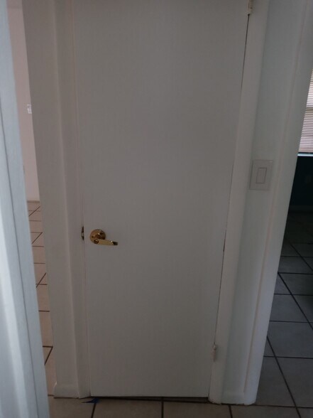 Building Photo - 8034 Orange Ave