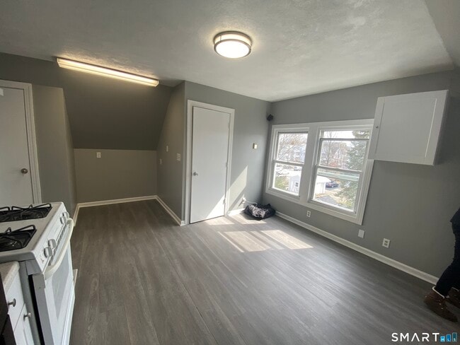 Building Photo - 358 Blohm St