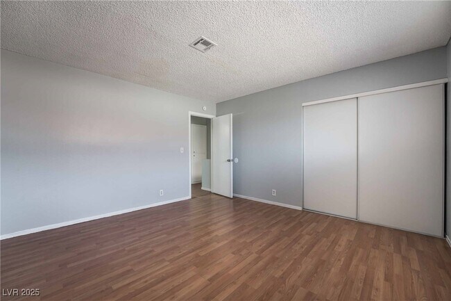 Building Photo - 5278 S Maryland Pkwy