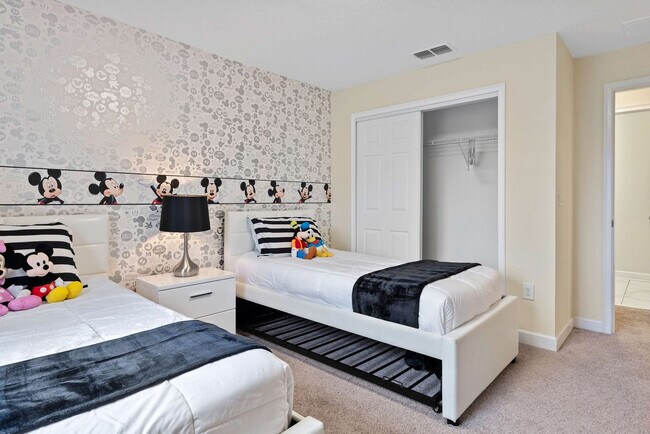 Building Photo - 4802 Romeo Cir