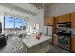 Building Photo - 700 N Washington Ave