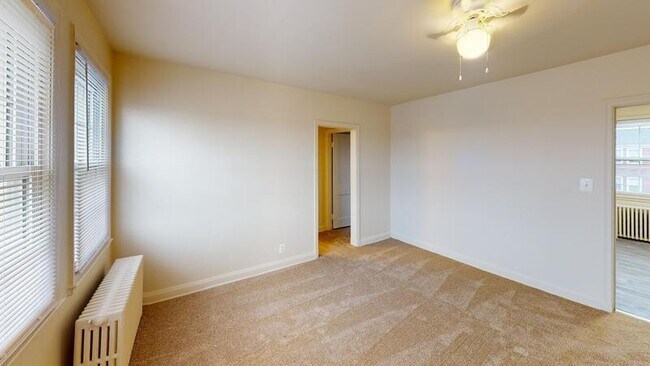 Building Photo - 1018 Stoll St