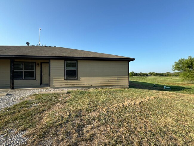 Building Photo - 2725 Lovers Lane Rd