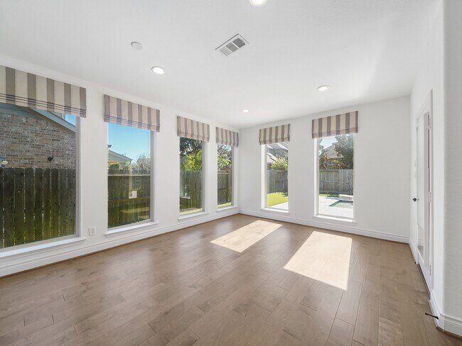 Building Photo - 27123 Birch Pine Ct