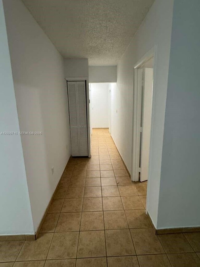 Building Photo - 4035 SW 11th St