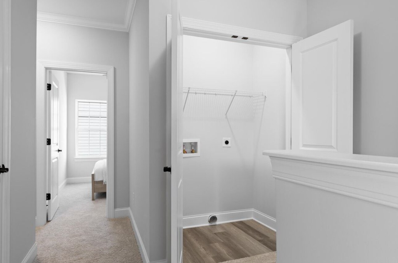 Building Photo - 126 E 19th St