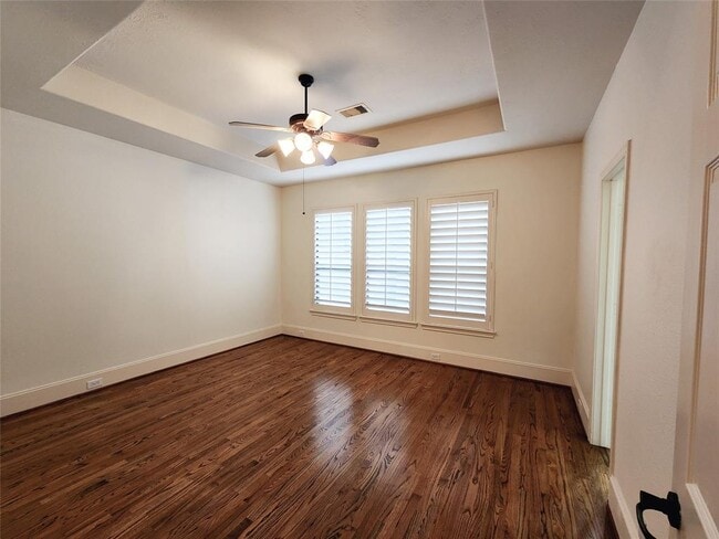 Building Photo - 1338 Studer St