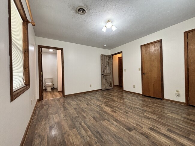 Building Photo - 1500 Murray-Kittrell Rd