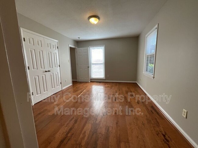 Building Photo - 123 Arcaro Dr