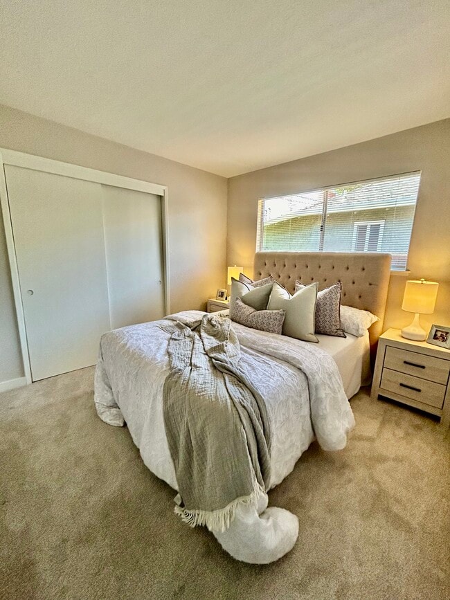 Building Photo - 960 Spadafore Ct