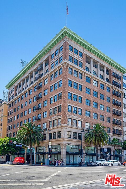 Building Photo - 1645 Vine St