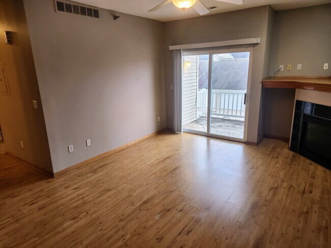 Building Photo - 1320 SE Florence Dr