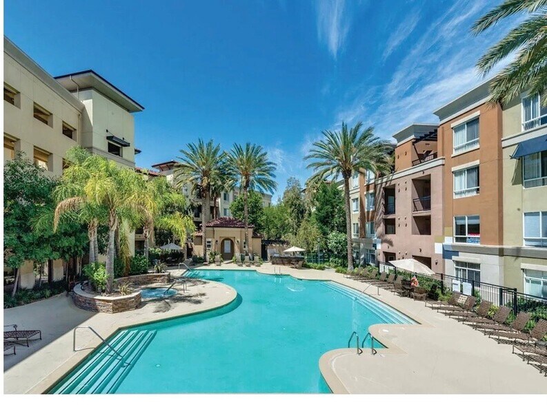 Building Photo - 24555 Town Center Dr