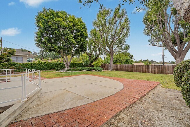 Building Photo - Rolling Hills Ranch House — Updated 3BR Home on a Massive Lot