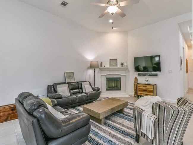 Building Photo - 13326 Lake Chesdin Rd