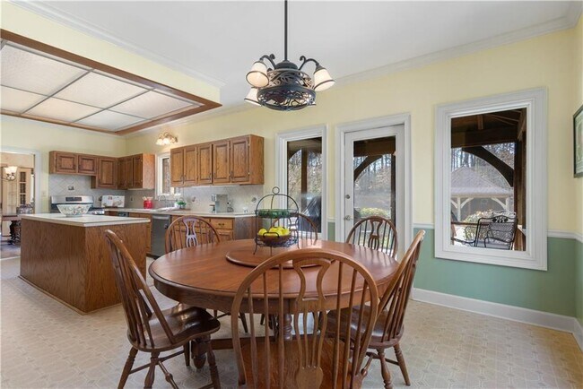 Building Photo - 15905 Westbrook Rd