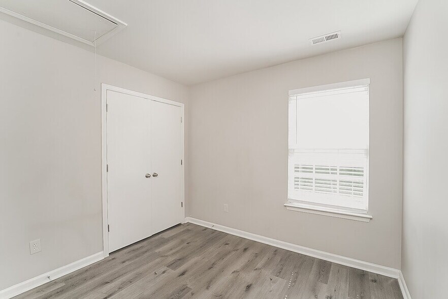 Building Photo - 2896 Rockingham Ct SW