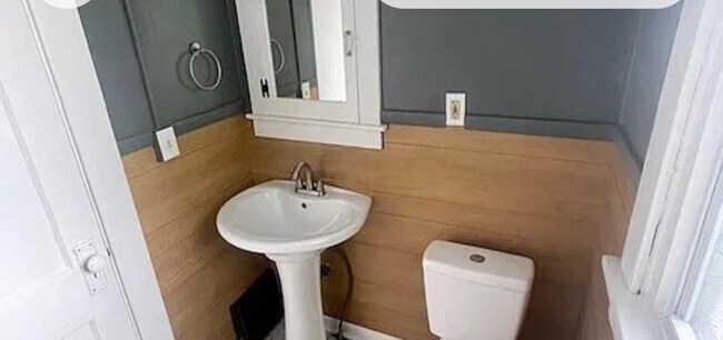 Building Photo - 1229 Shadyside Ave SW