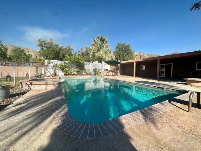 Building Photo - COMING SOON! AMAZING 3 Bedroom 3 Bathroom ...