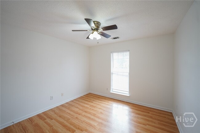 Building Photo - 108 Steven St