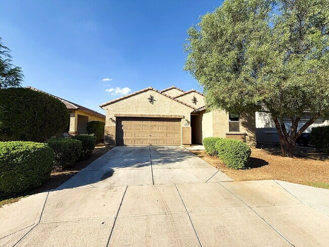 Building Photo - "Charming 3-Bedroom Oasis with 2 Baths & S...