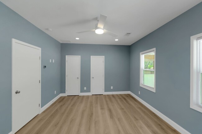 Building Photo - Your New Home Awaits!