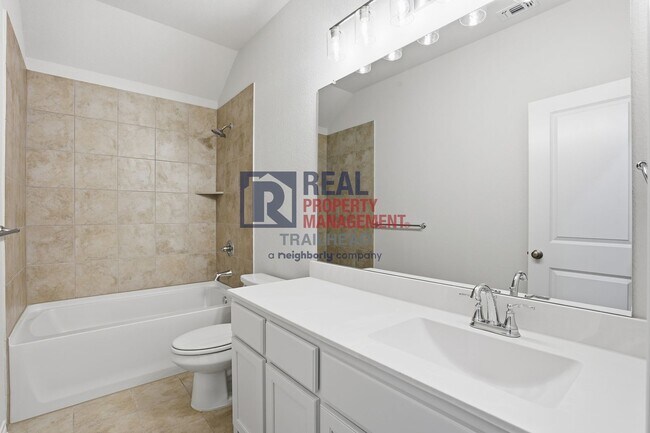 Building Photo - Well-Appointed 4-Bedroom Home with Open Layout