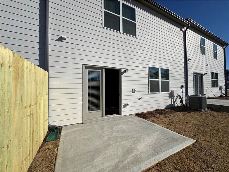 Building Photo - 2457 Bayberry St