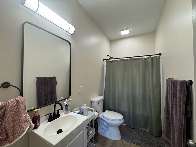 Building Photo - 308 Klotter Ave