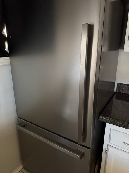 Building Photo - 1863 Nekoma Ct