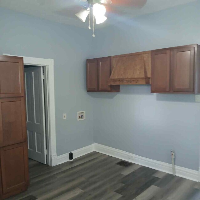 Building Photo - 2208 Garland Ave