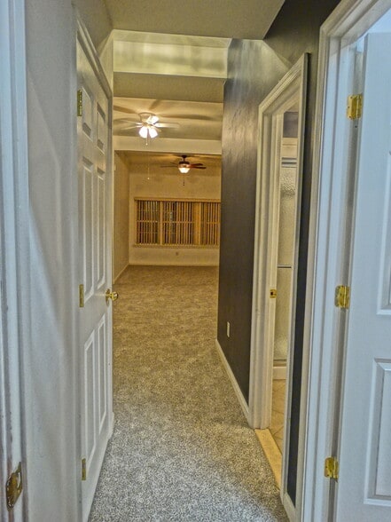 Hallway - 11598 Tolson Plz