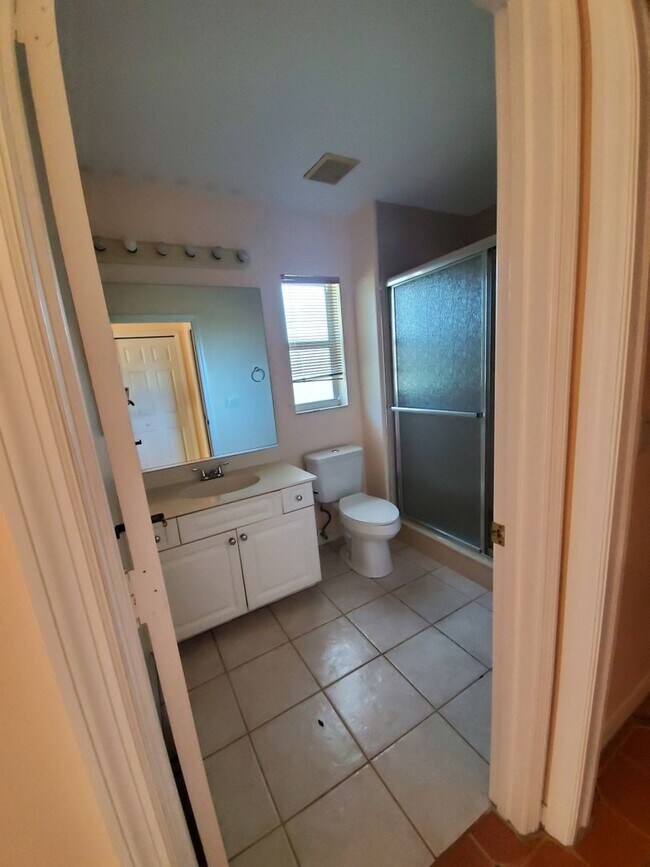Building Photo - Venice, FL 3BR/2BA/2CG Single Family Home