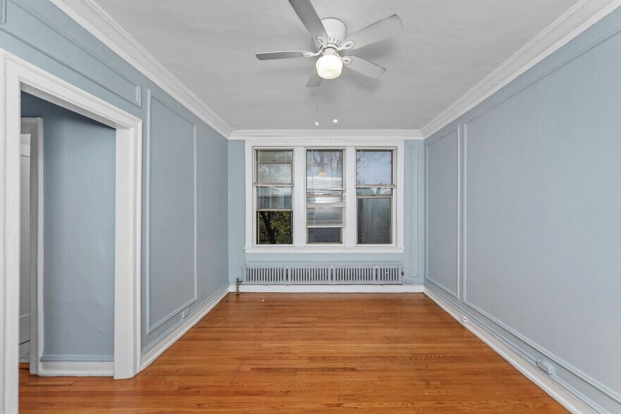 Building Photo - 1361 W Estes Ave