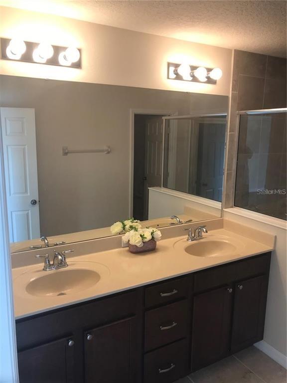 Building Photo - 2504 Amati Dr