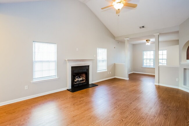 Building Photo - 769 Mott Shue Dr SW