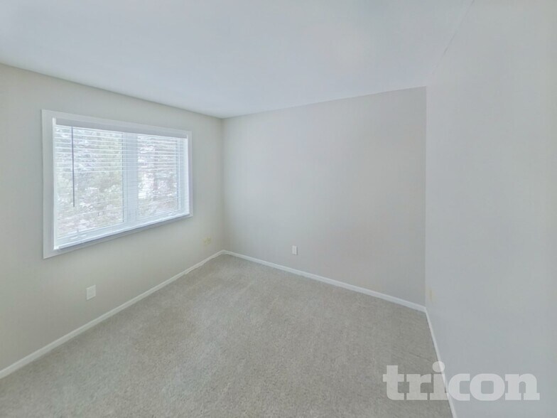 Building Photo - 2303 Leyland Cir