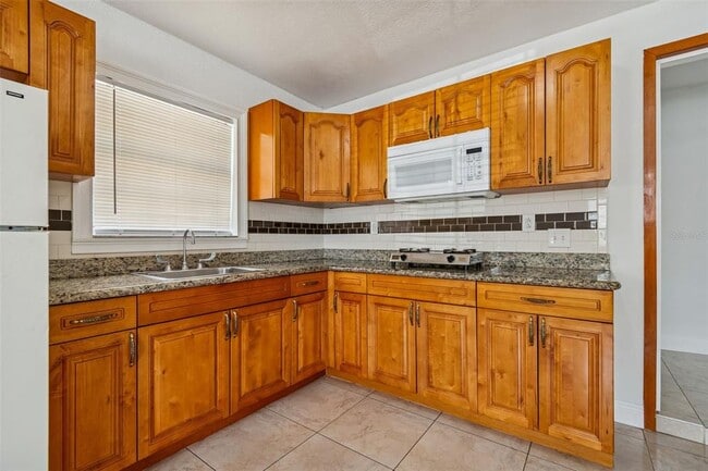 Building Photo - 1705 W Norfolk St