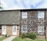 Building Photo - 718 W Light St