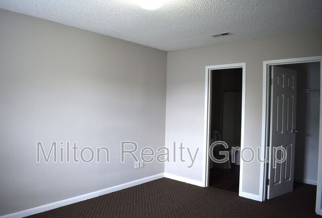 Building Photo - 74 Fantasy Ln