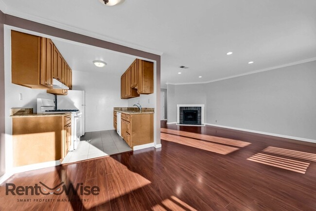 Building Photo - 963 Ridgeview Ct