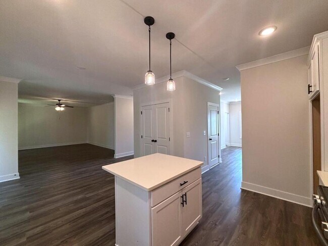 Building Photo - 4420 Whitetail Path Cove